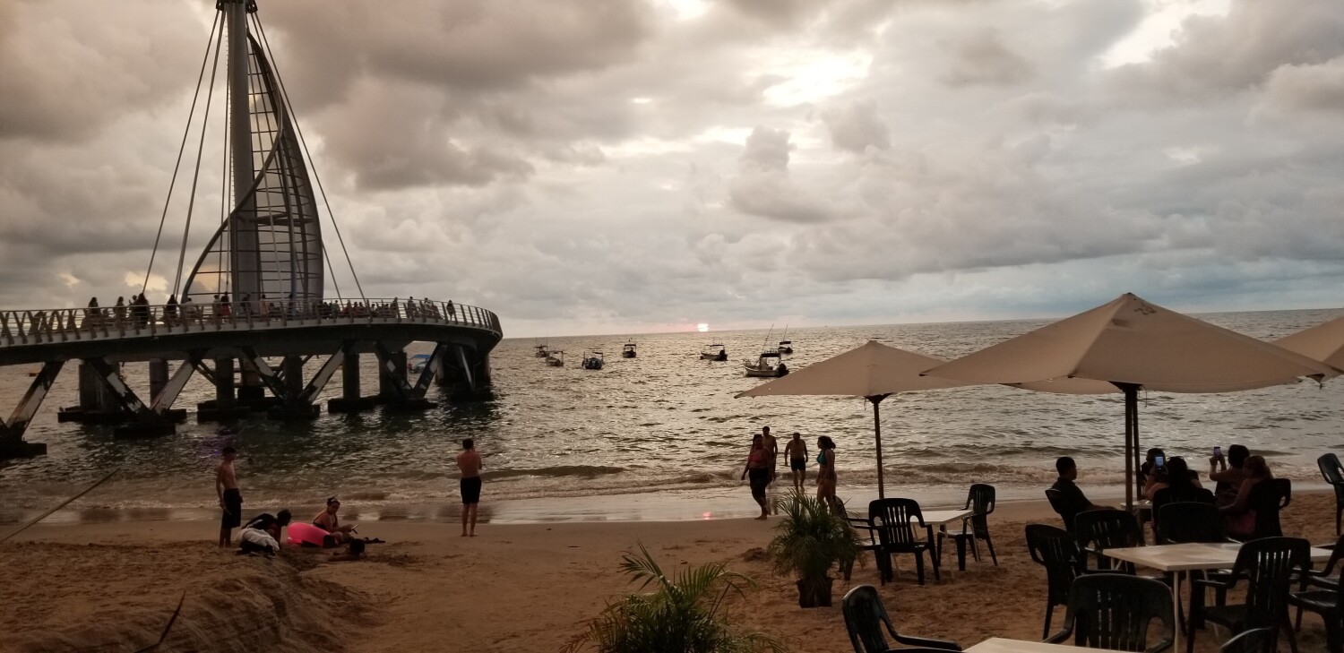 El Maricon under the Clouds