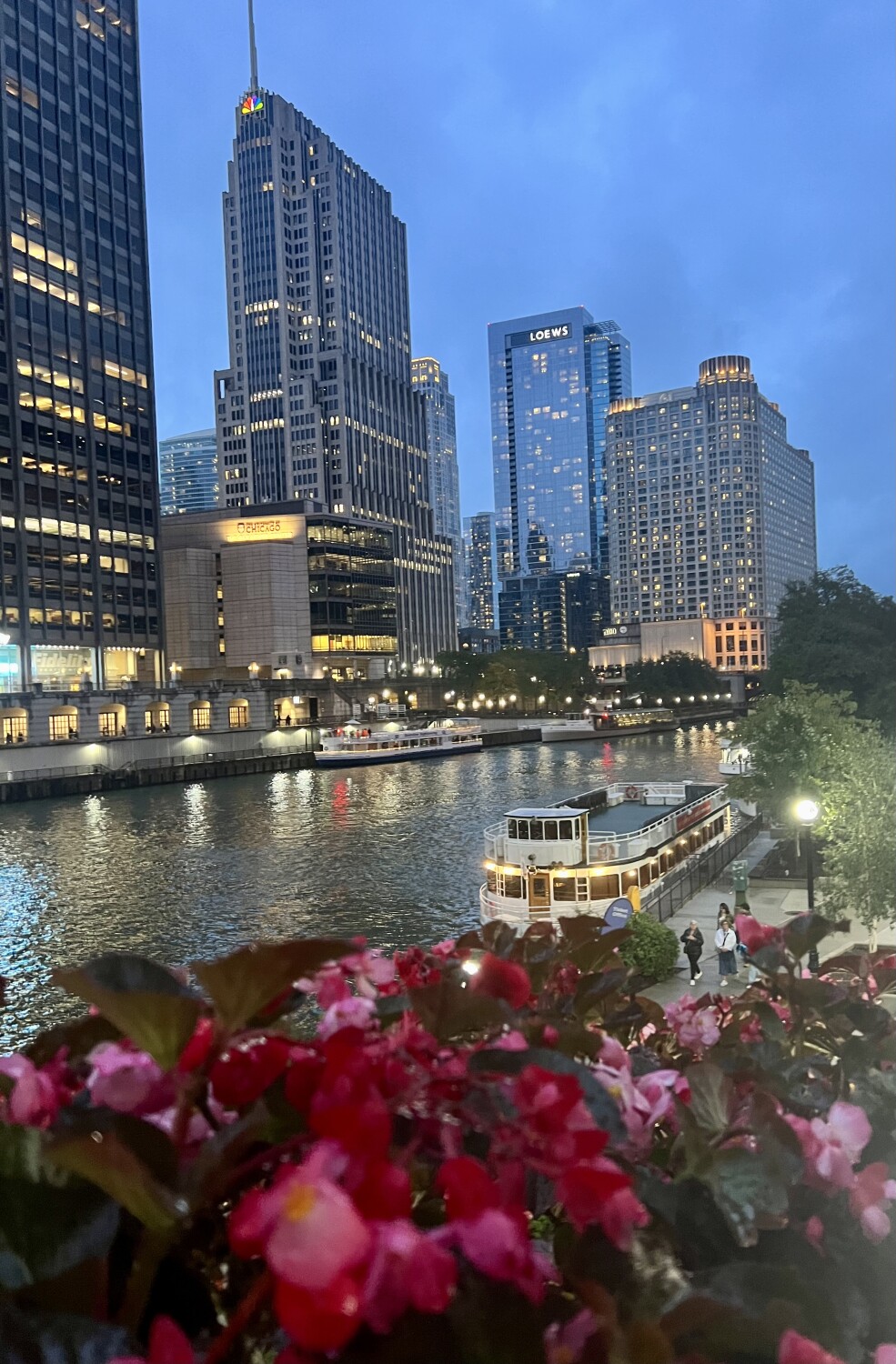 Dusk on the Chicago River