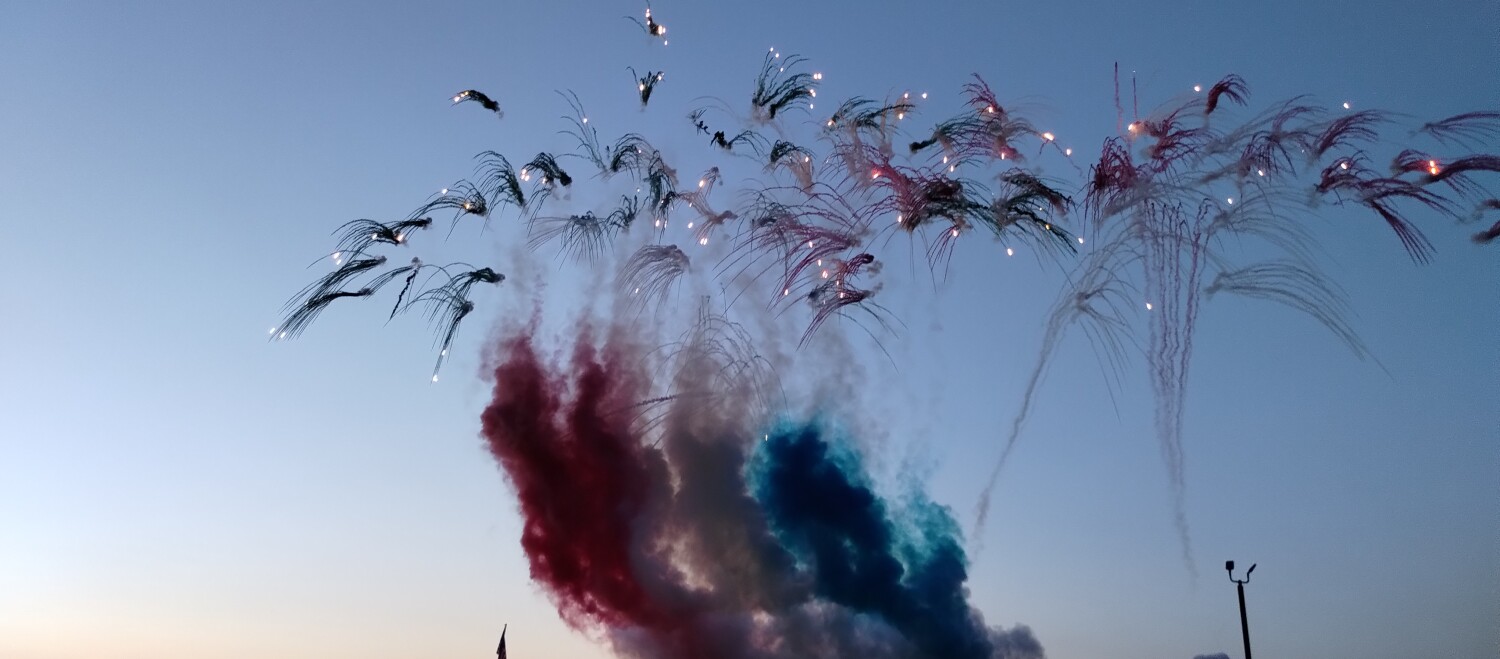 Colored smoke firework