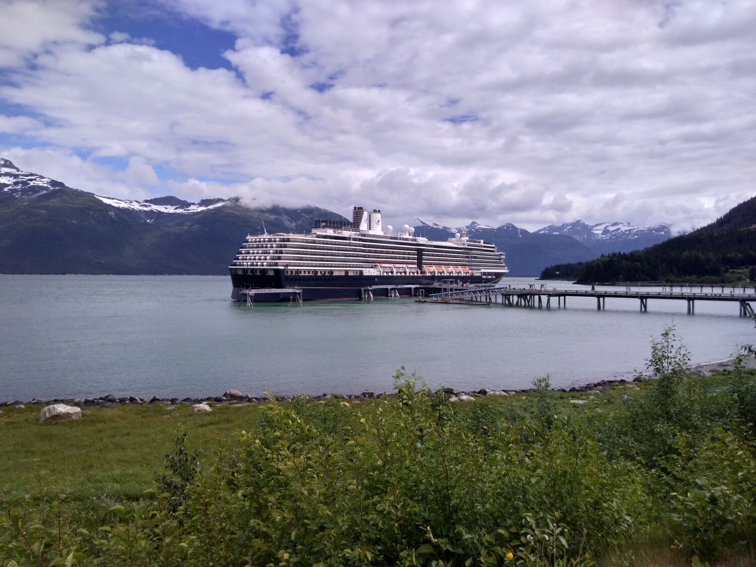 Hollang america line's Noordam crewship