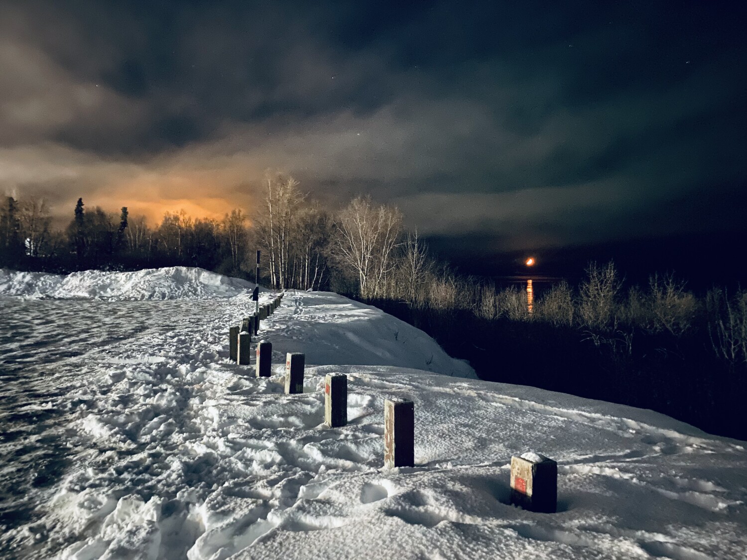 Waiting for the Northern Lights in Anchorage