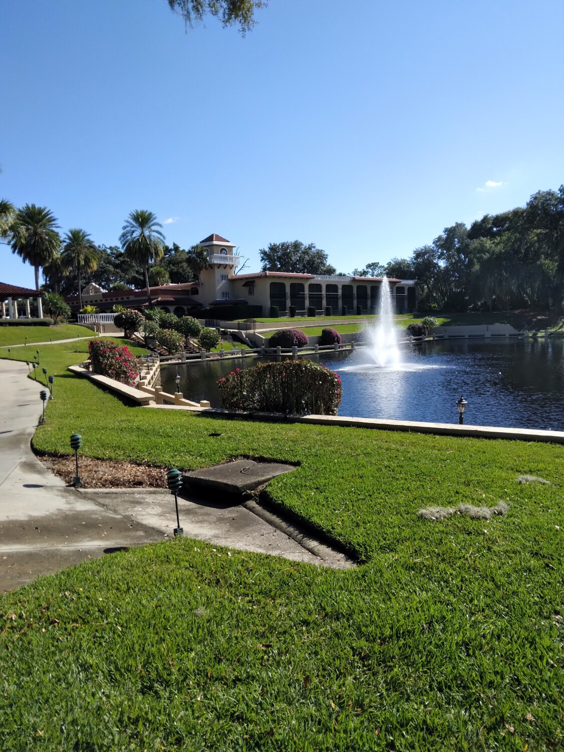 Howie and the Hills Fla