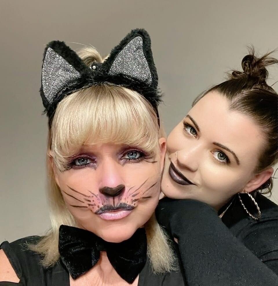 Momma cat with baby kitten