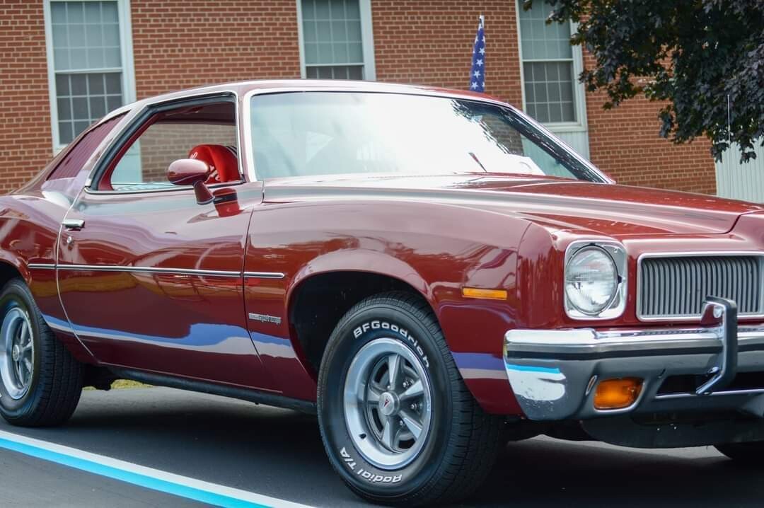 1973 Pontiac Le Mans Sports Coupe