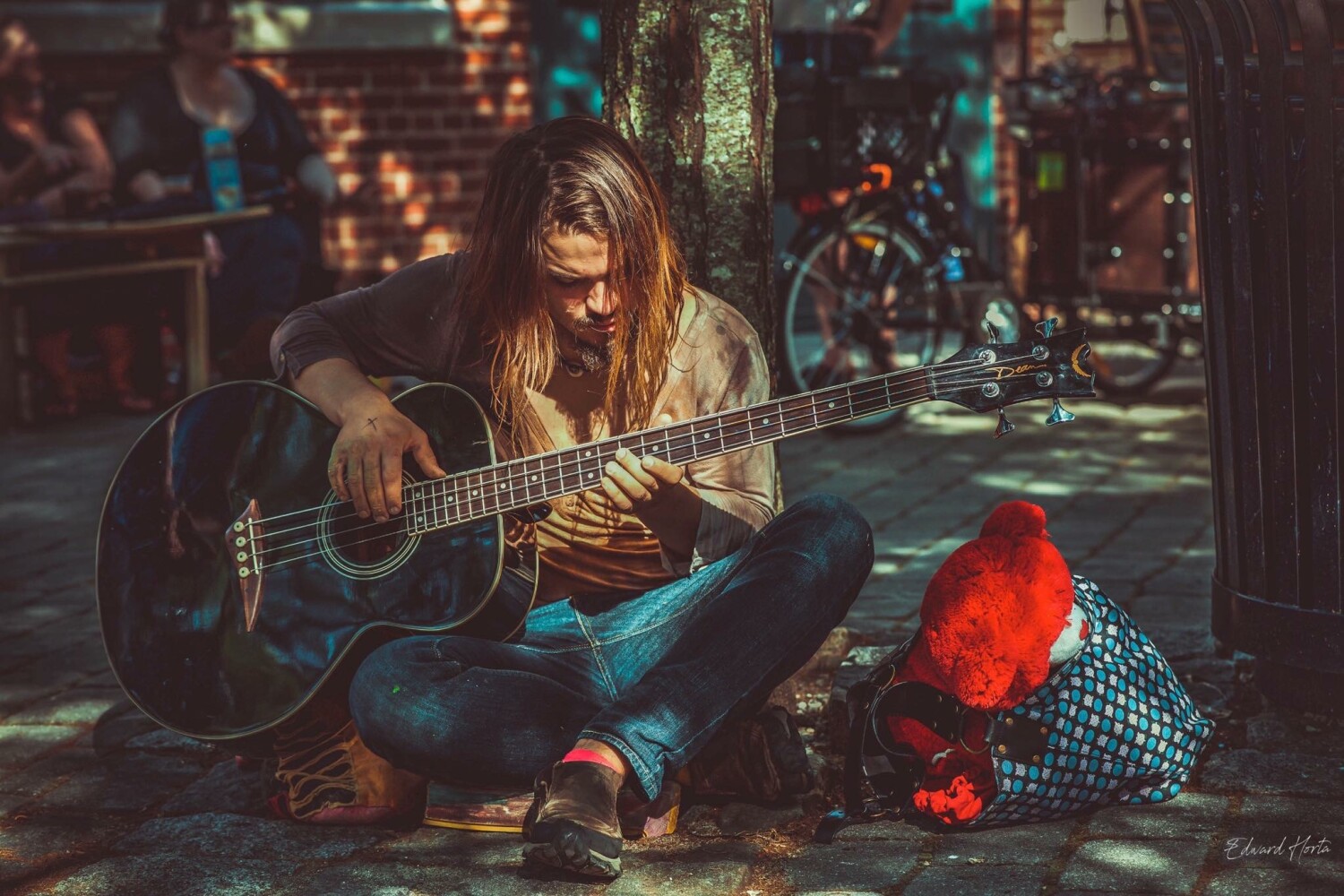 Four Strings And A Bear