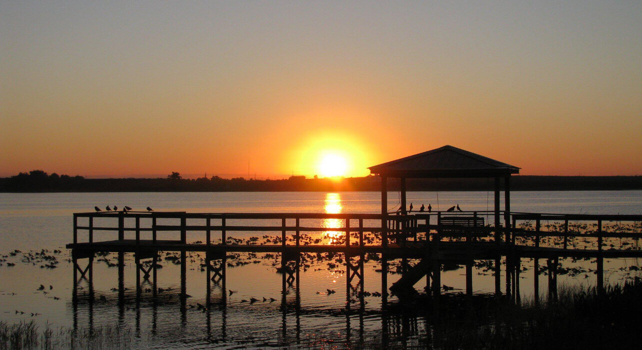 Sunrise at lake Hamilton