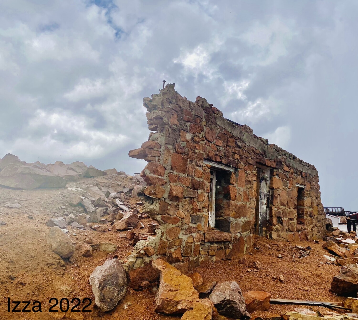 Cloudy Ruins on the Peak!