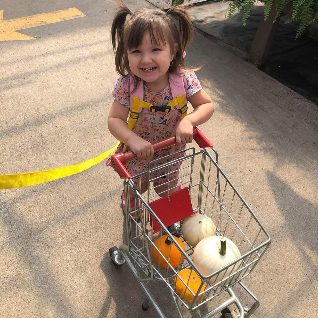 Arya goes shopping!
