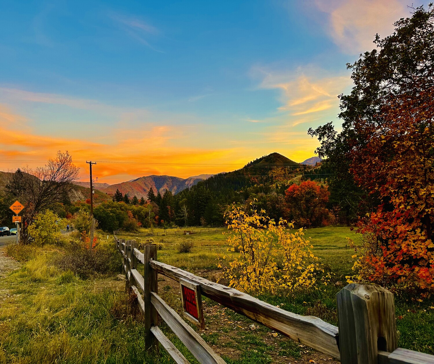 Fall colors at Alpine loop in Utah