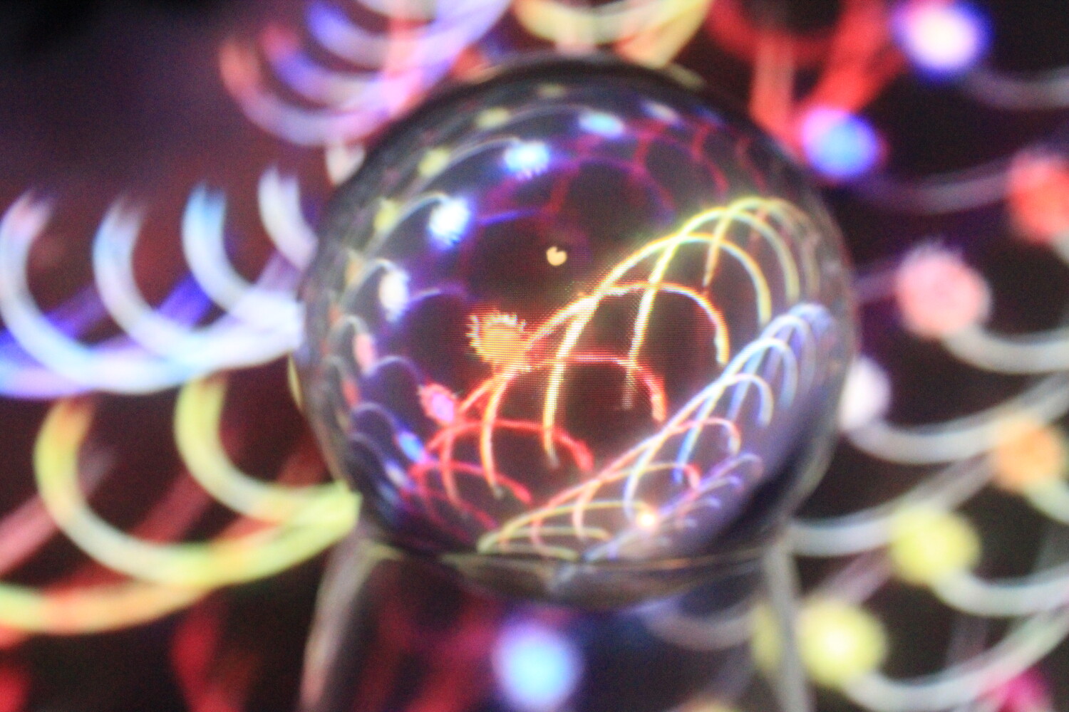 Lens ball