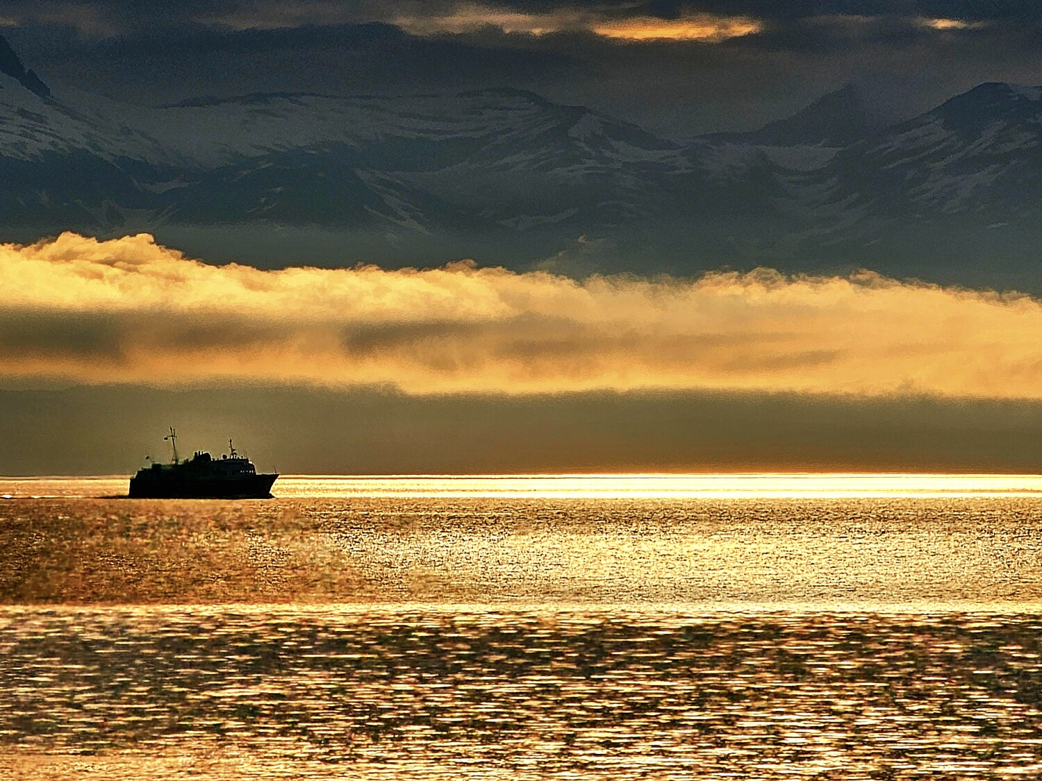 Golden Hour 🙇‍♂️🦋🙏