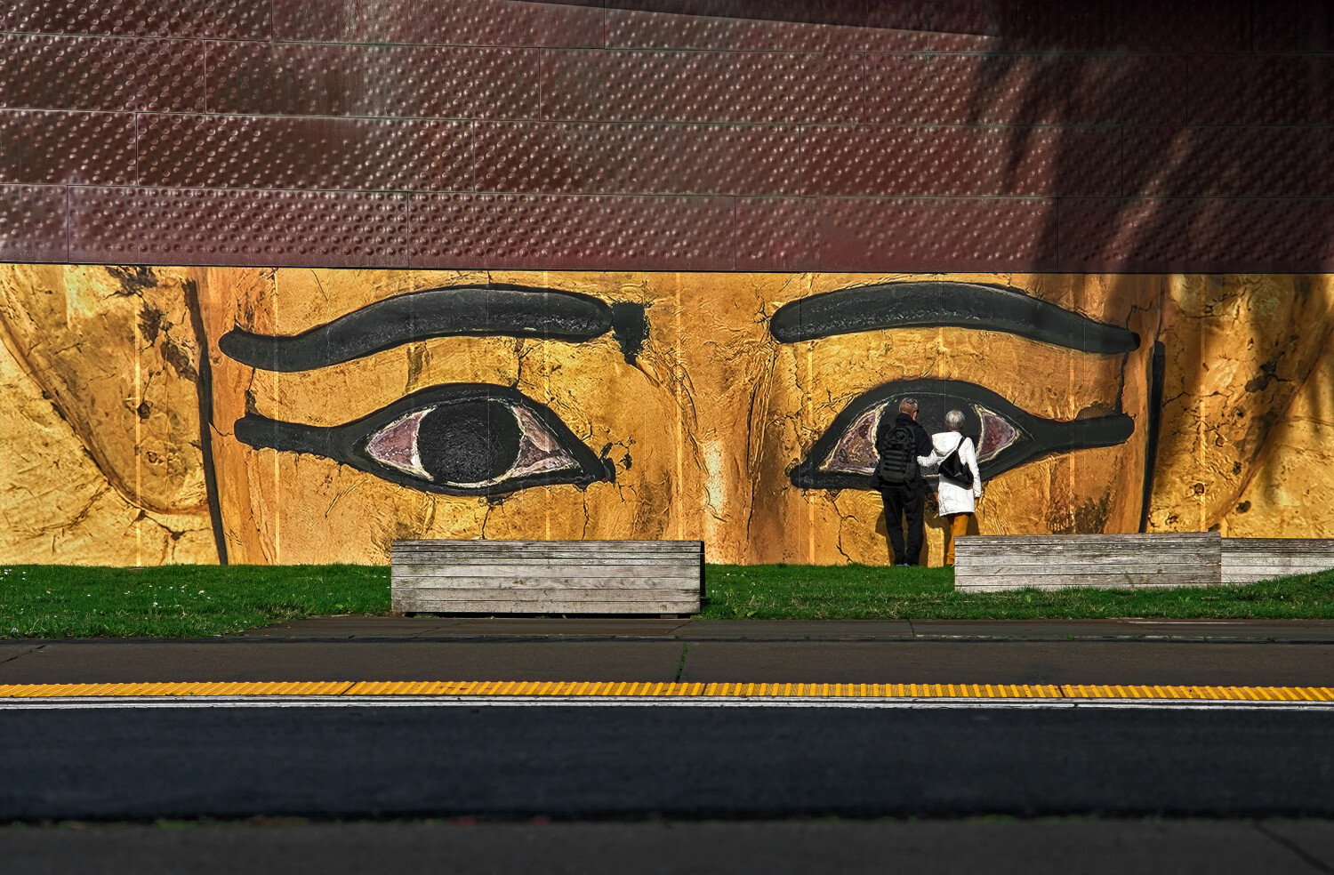 Seeing Eye to Eye with King Tut