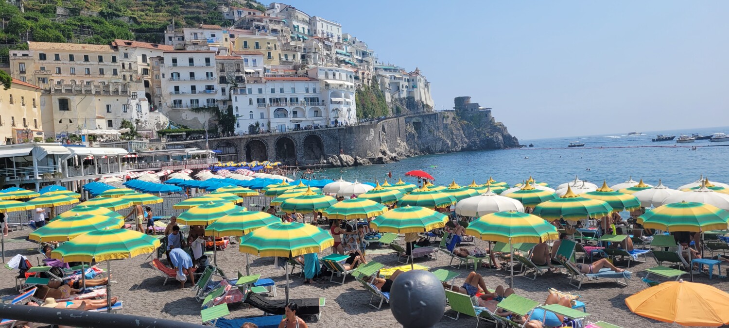 Amalfi Beach ⛱️ Club