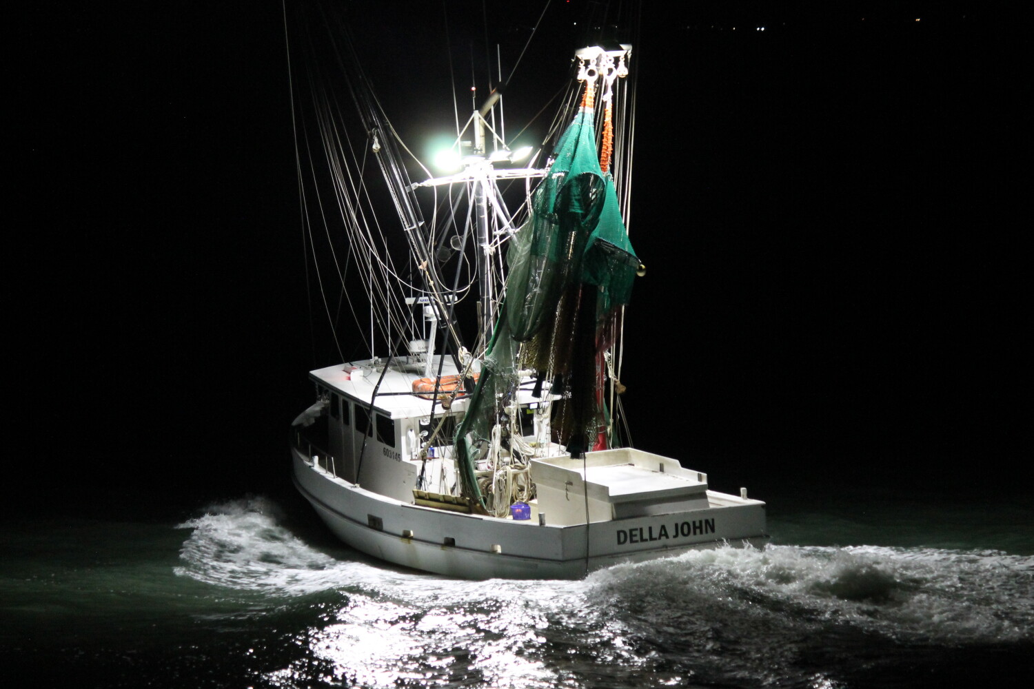Della John Trawler