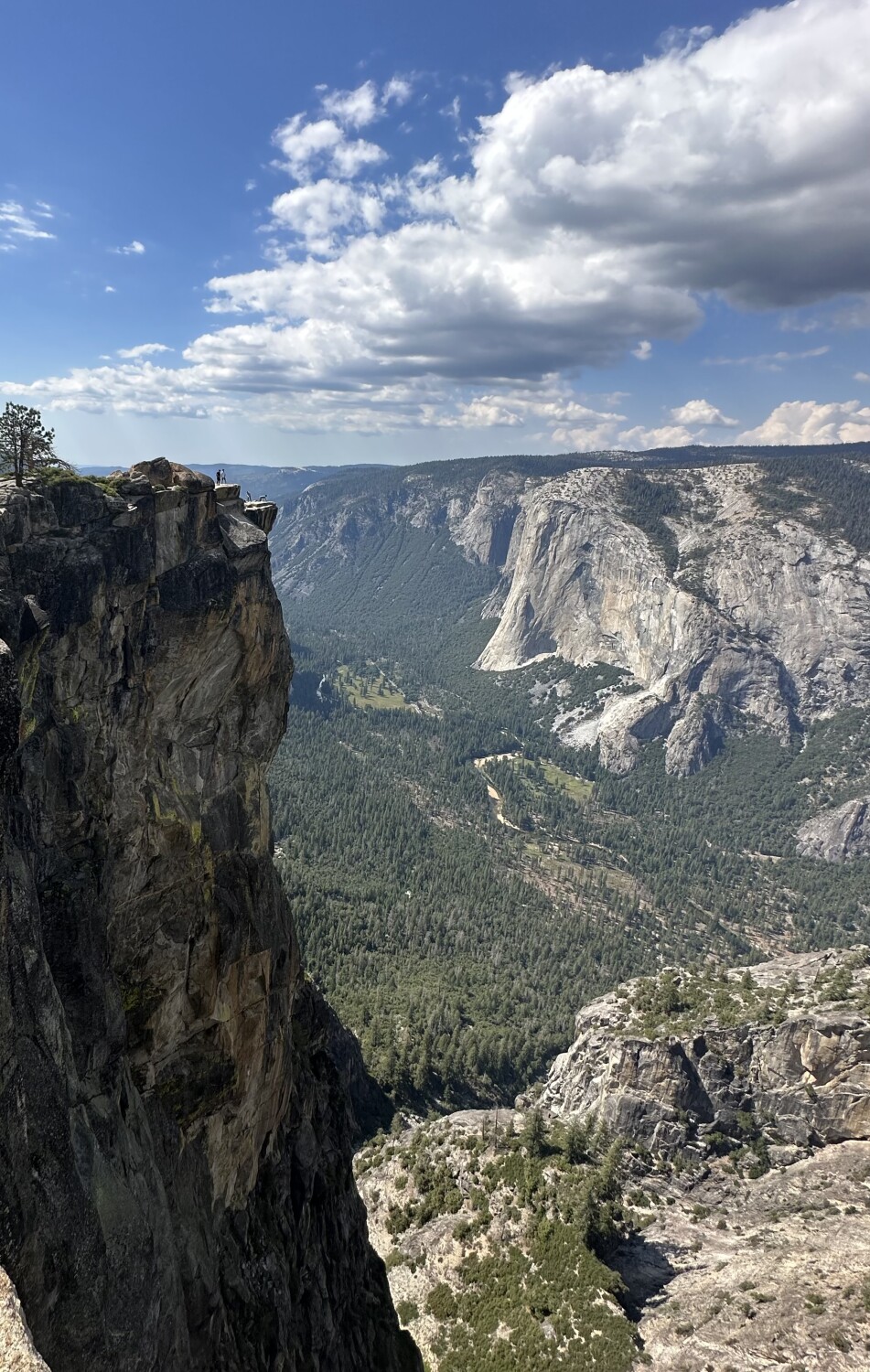 Hiking is life! California Yosemite National Park.