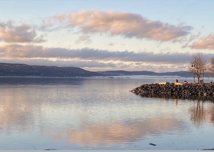 Mirror on the Hudson