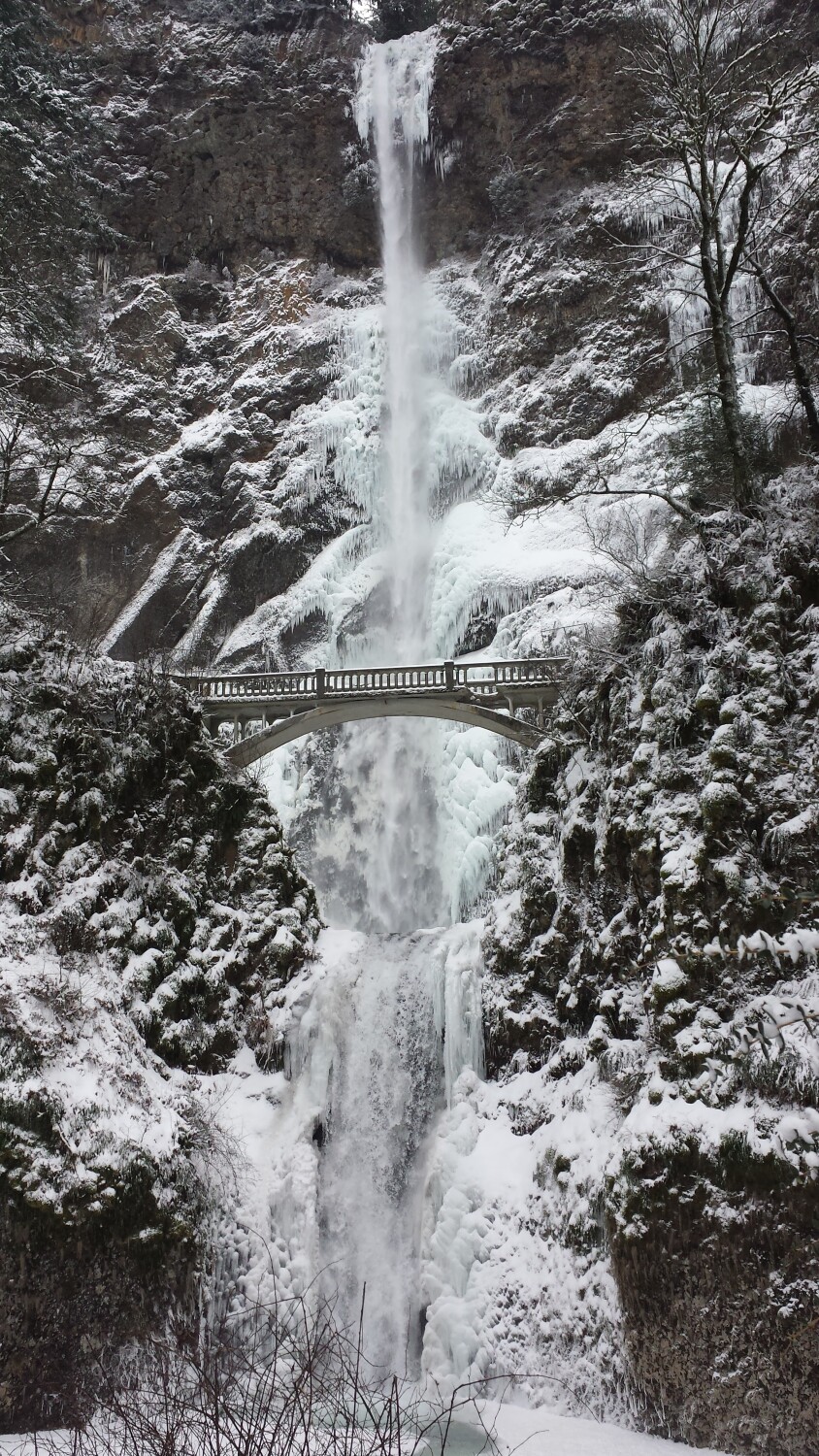 Moultnoma falls winter 2014