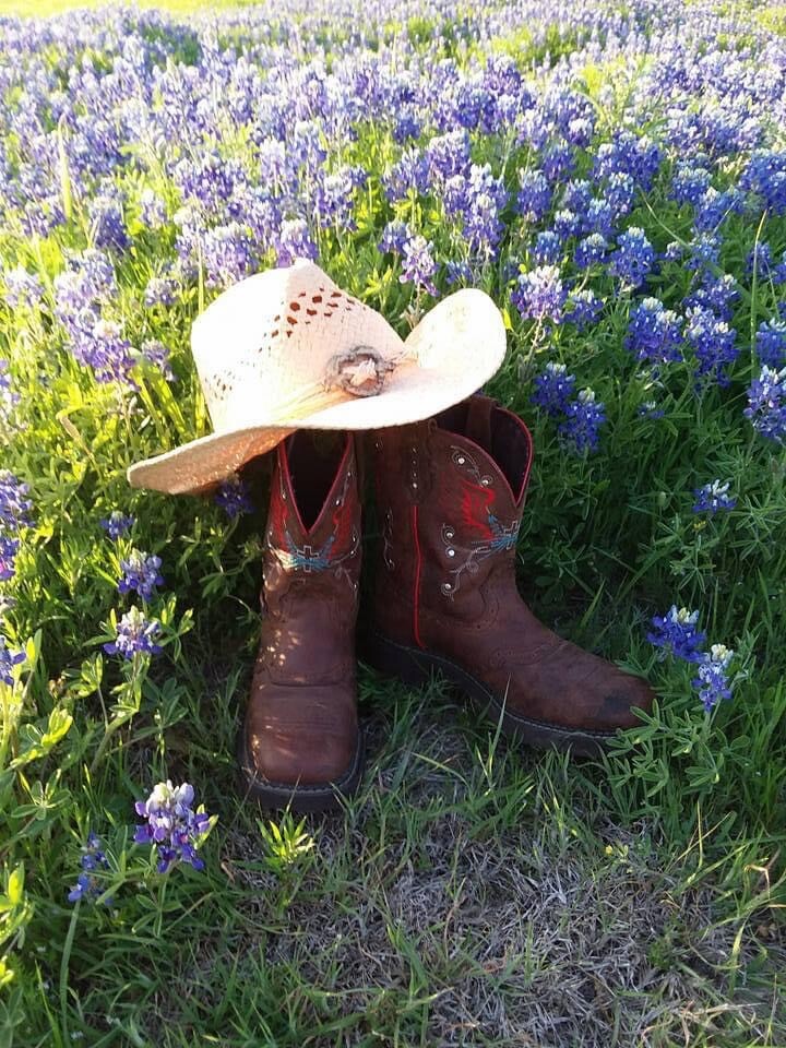 Boot scootin’ bluebonnets