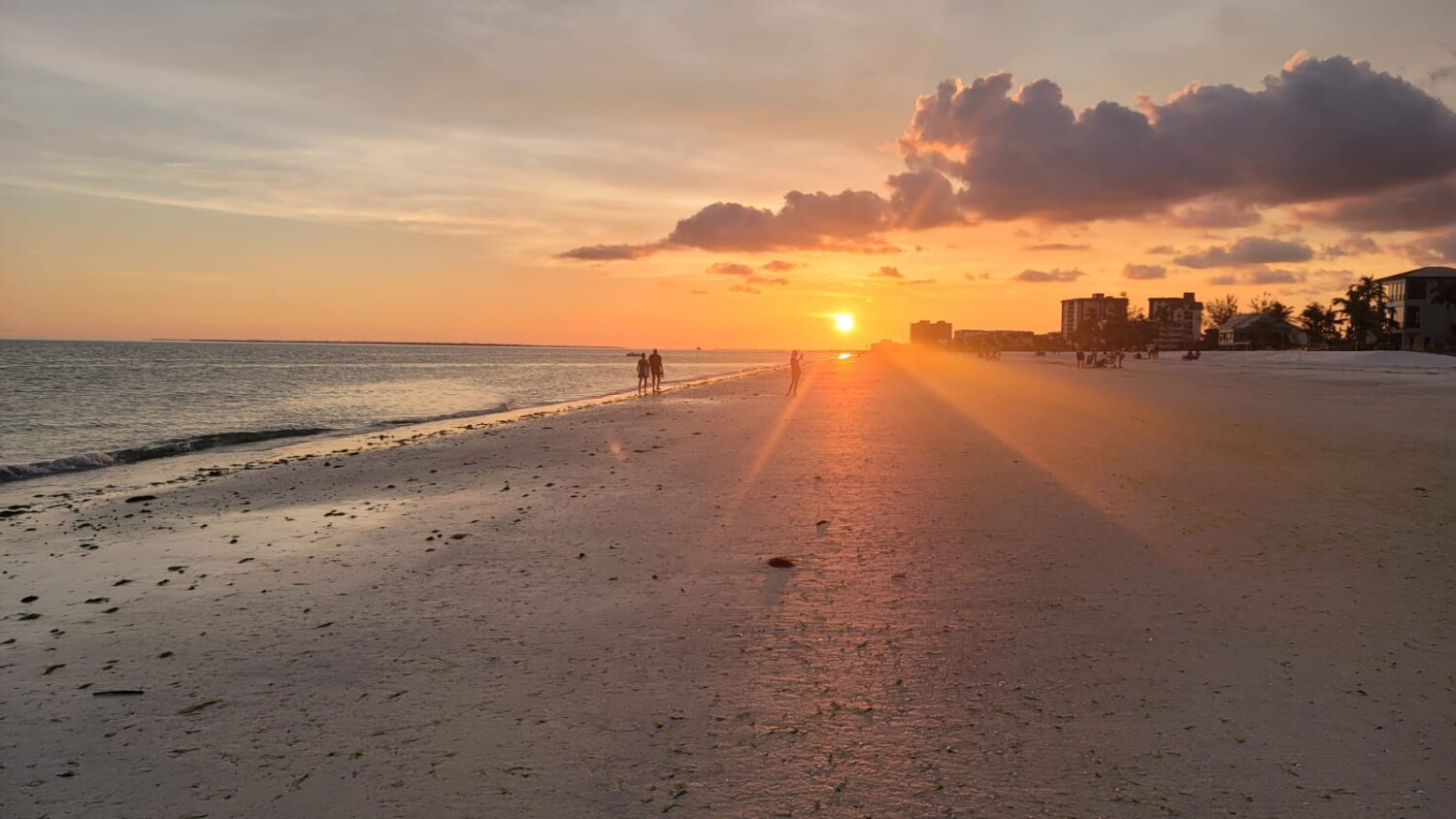 A beautiful sun set at nepal Beach Florida