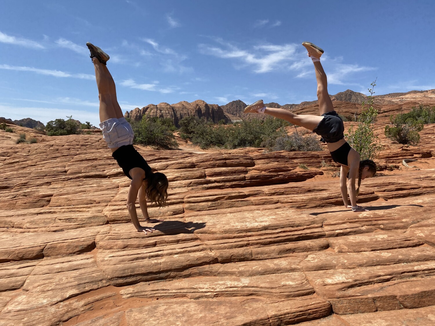 Canyon Hand Stand