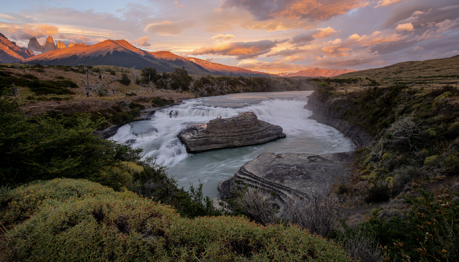 Sunrise, Cascada del Rio Paine