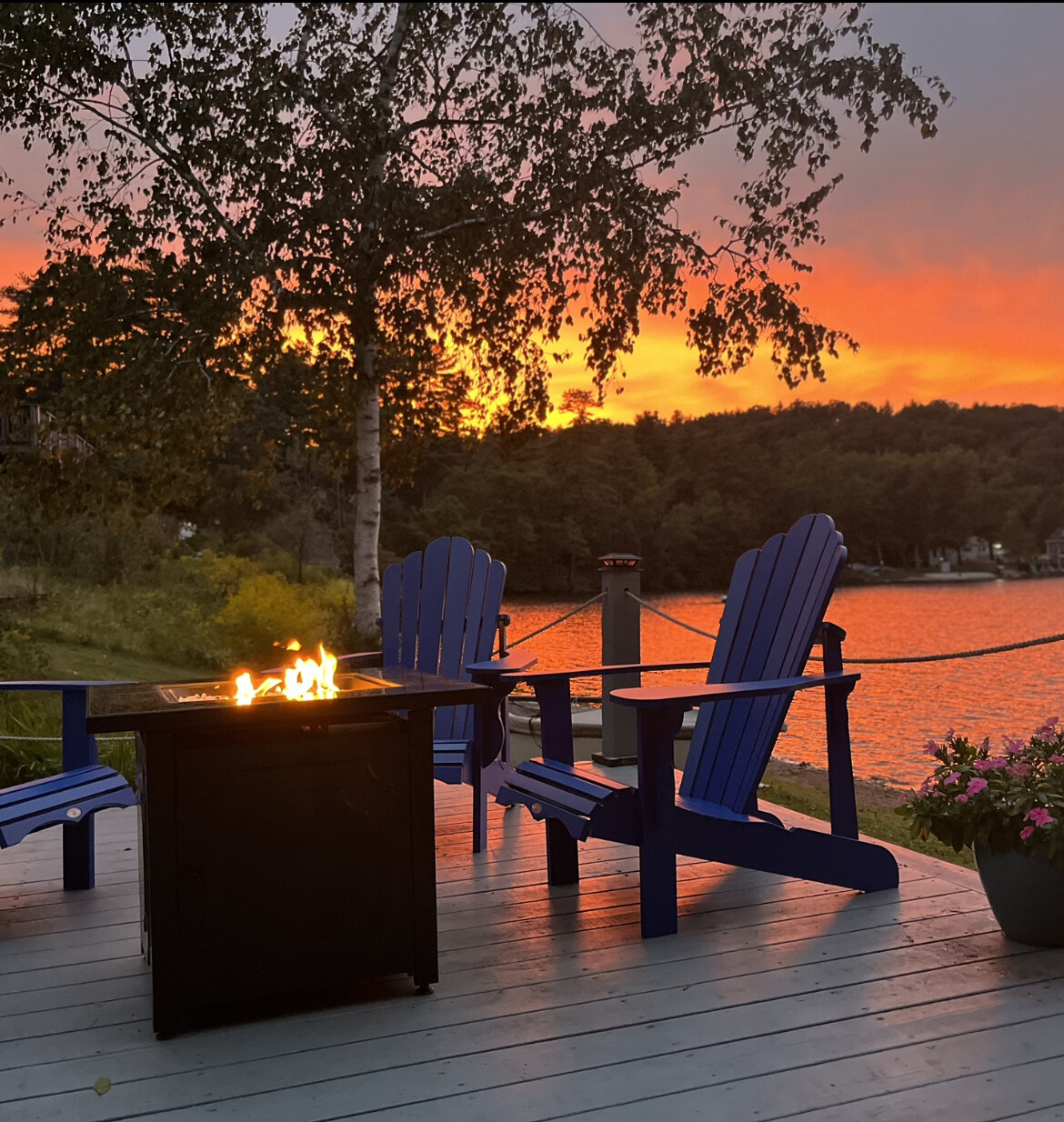 Autumn night on the Lake