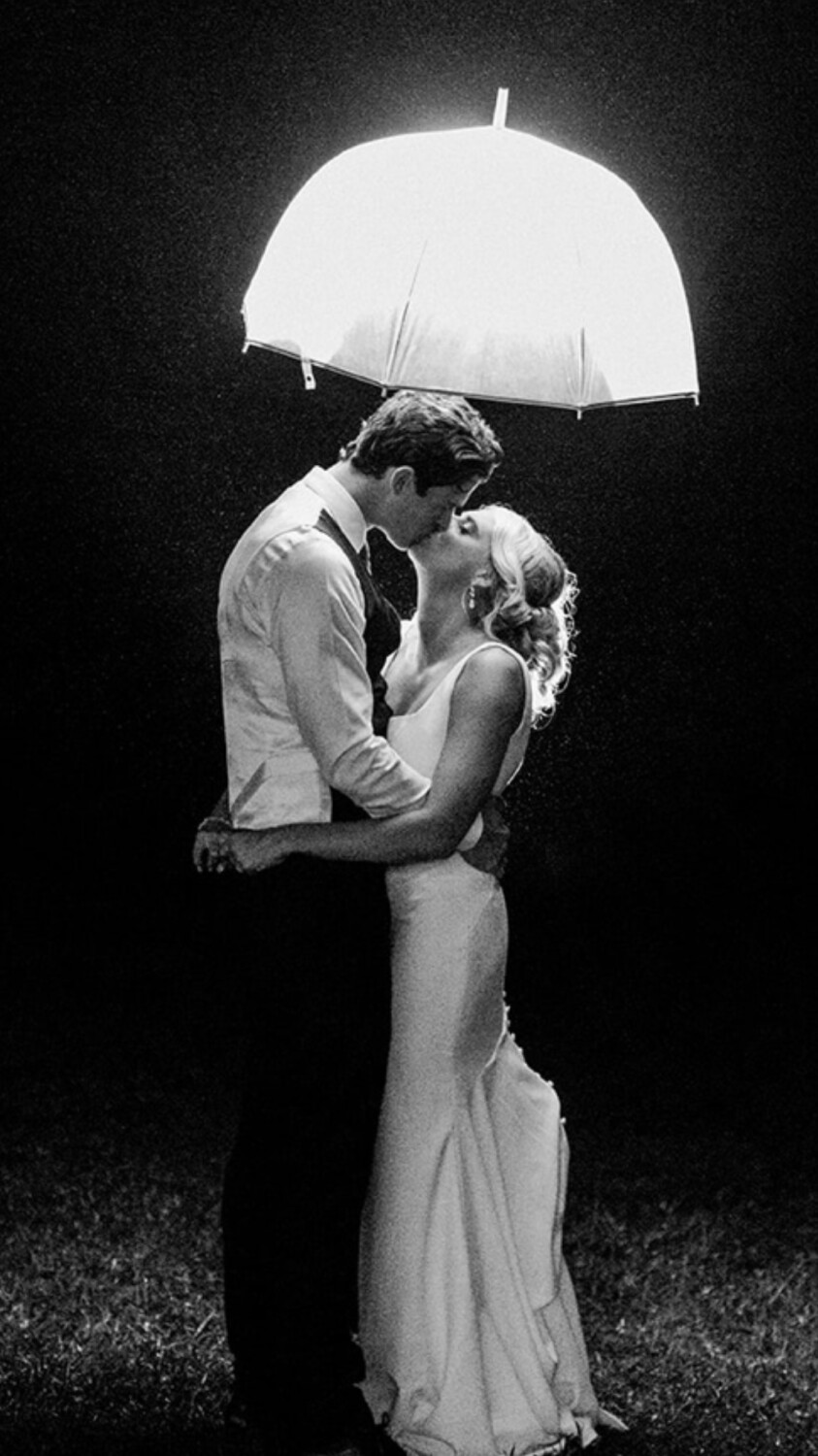 Kiss after the wedding bliss!