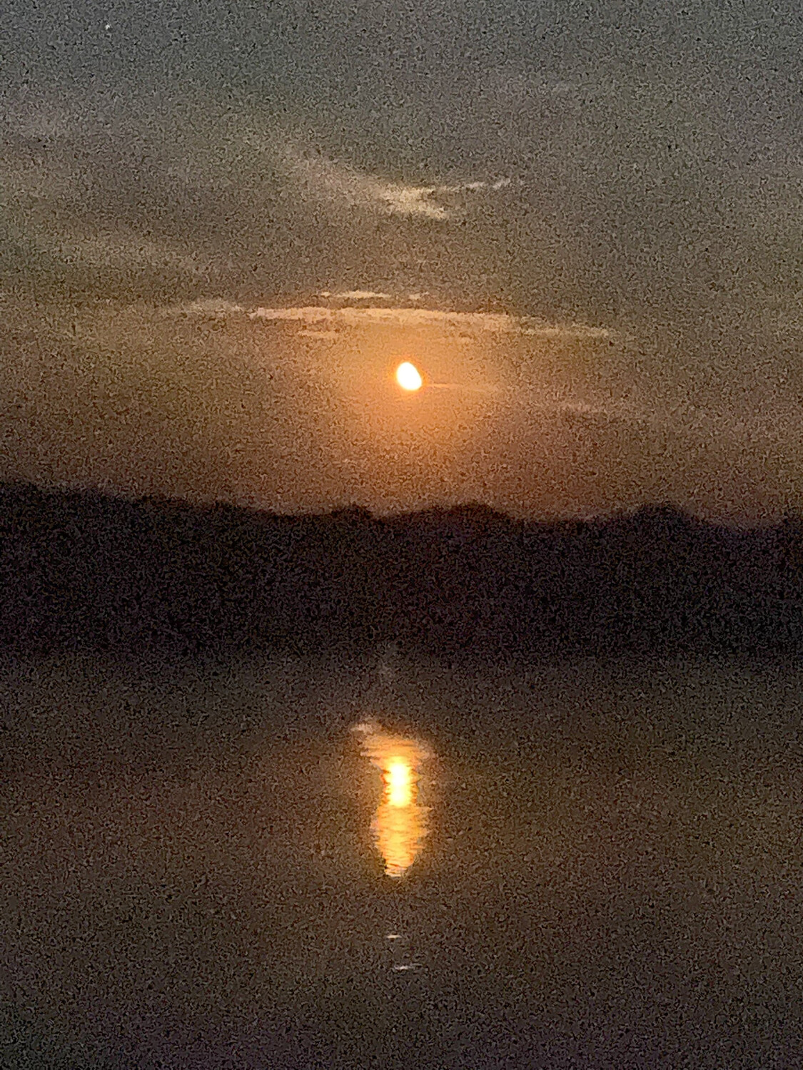 Moon over the Mississippi
