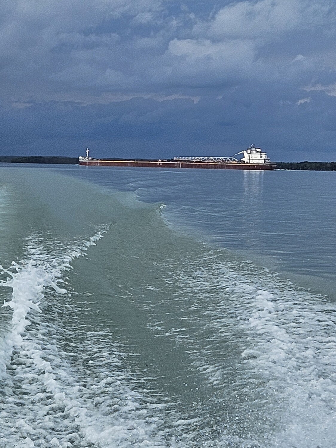 Out running the storm and freighter..!!⚡️🚢