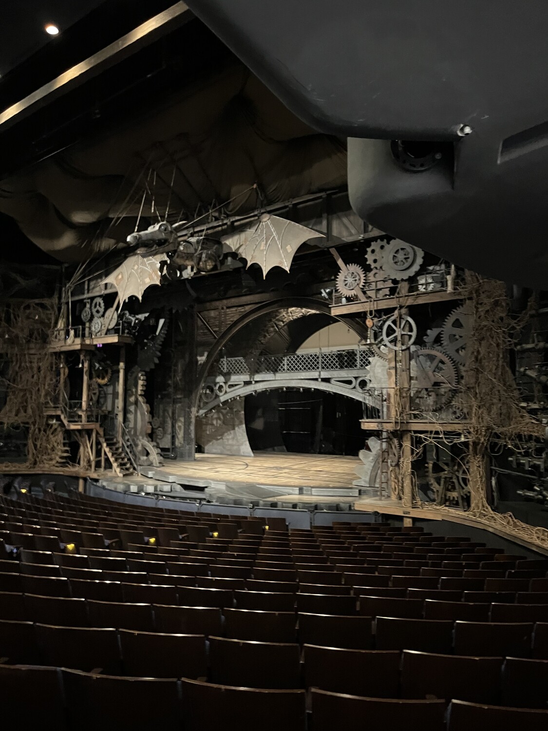 The wicked stage: hours before showtime