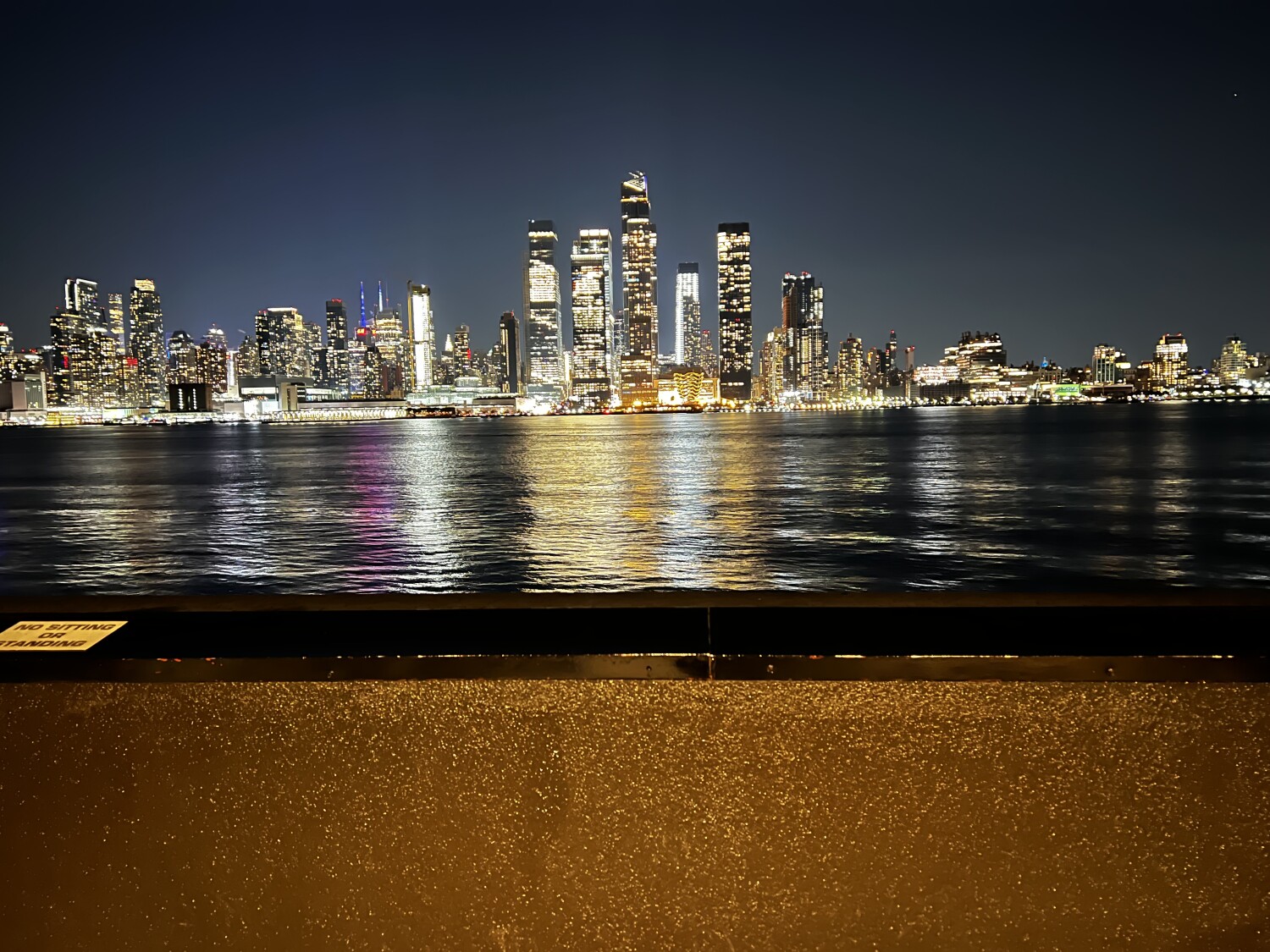 New York City at the eye of New Jersey