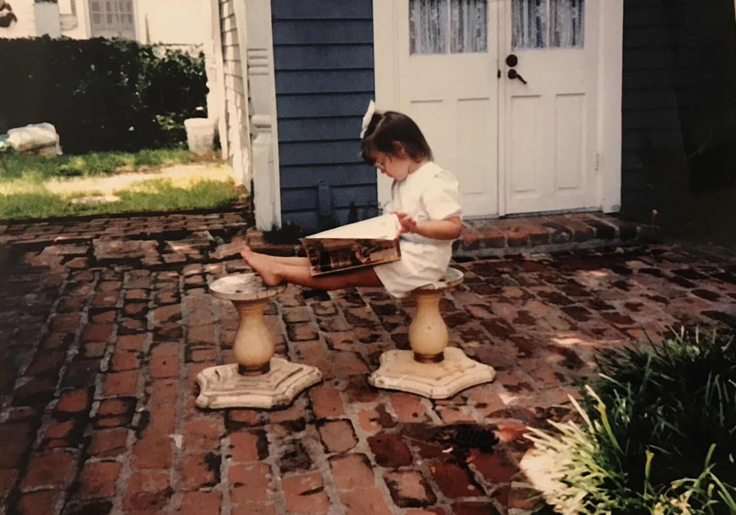 Who loves reading Metropolitan Home?