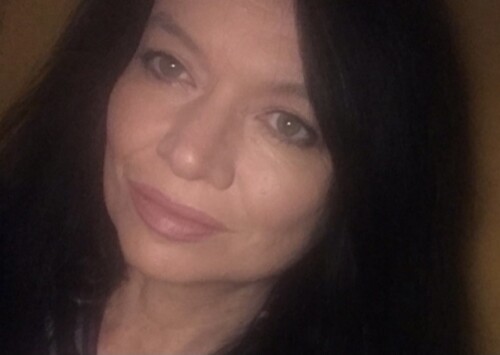 Lisa Robertson Profile