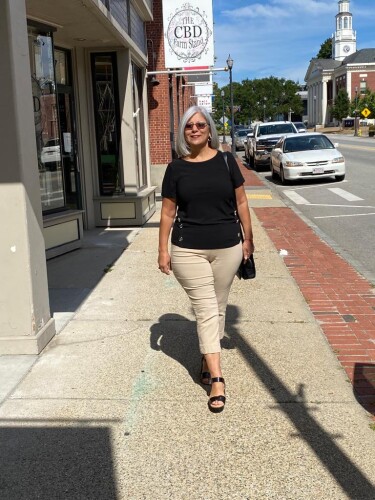 Dolly Laureiro Profile