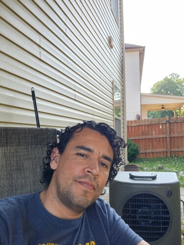 Esteban De Leon Profile