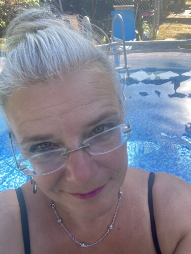 Lauri Farrell Profile