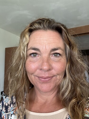 Jennifer Finch Profile