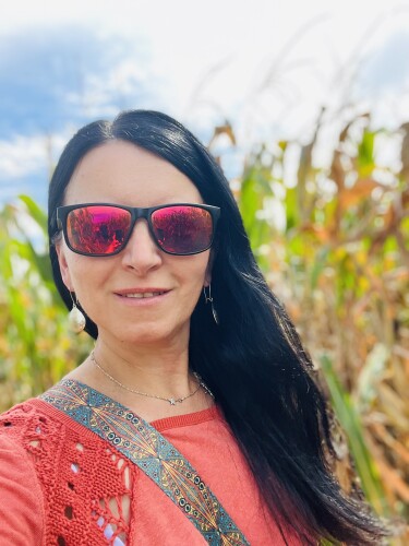 Renata Meszek Profile