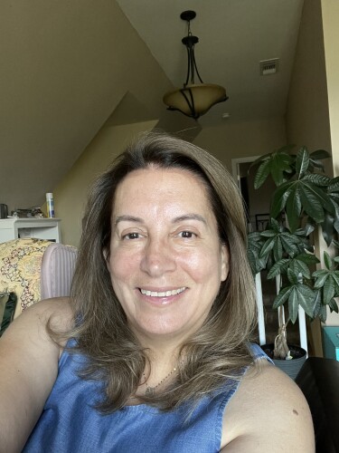 Reyna Schlichter-Leung Profile