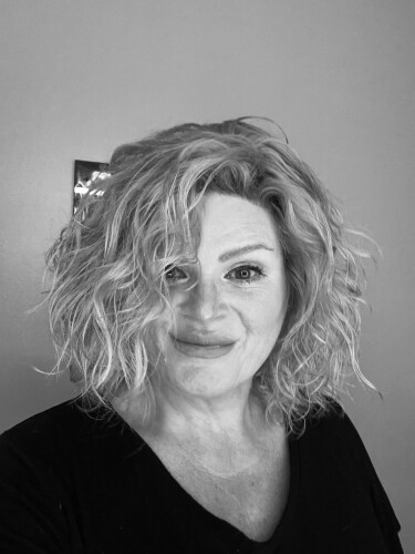 Elizabeth Clark Profile