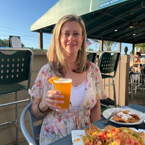 Lisa Comento Profile