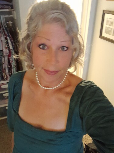 Elizabeth Thomas Profile