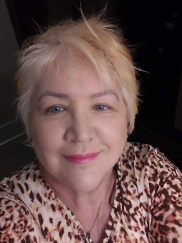 ELIZABETH HoSAM Profile