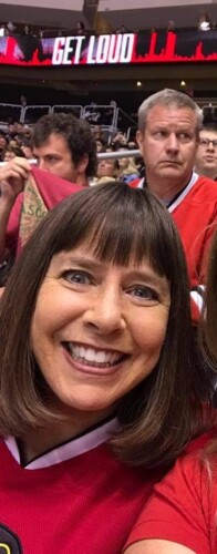 Linda Farris Profile