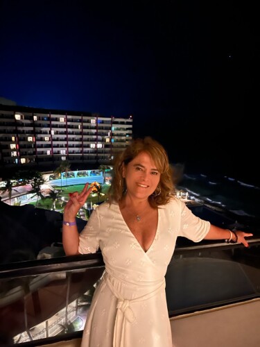 Annie Egusquiza Profile