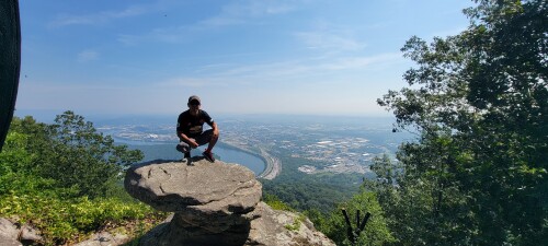 Max Laynez-Loarca Profile