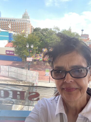 Minnie Rivas Profile