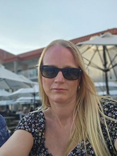 Tina Melkowits Profile