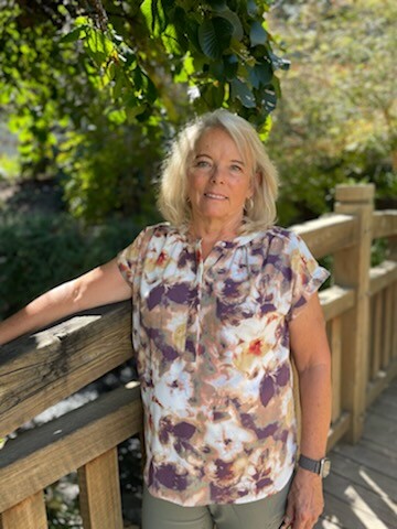 Larene Hawkins Profile