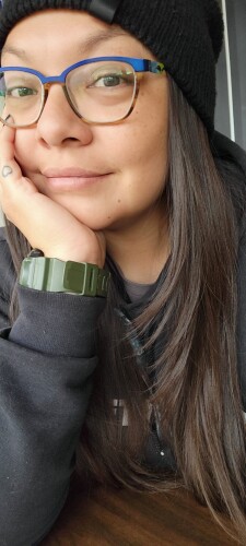 Lily Deshnod Profile